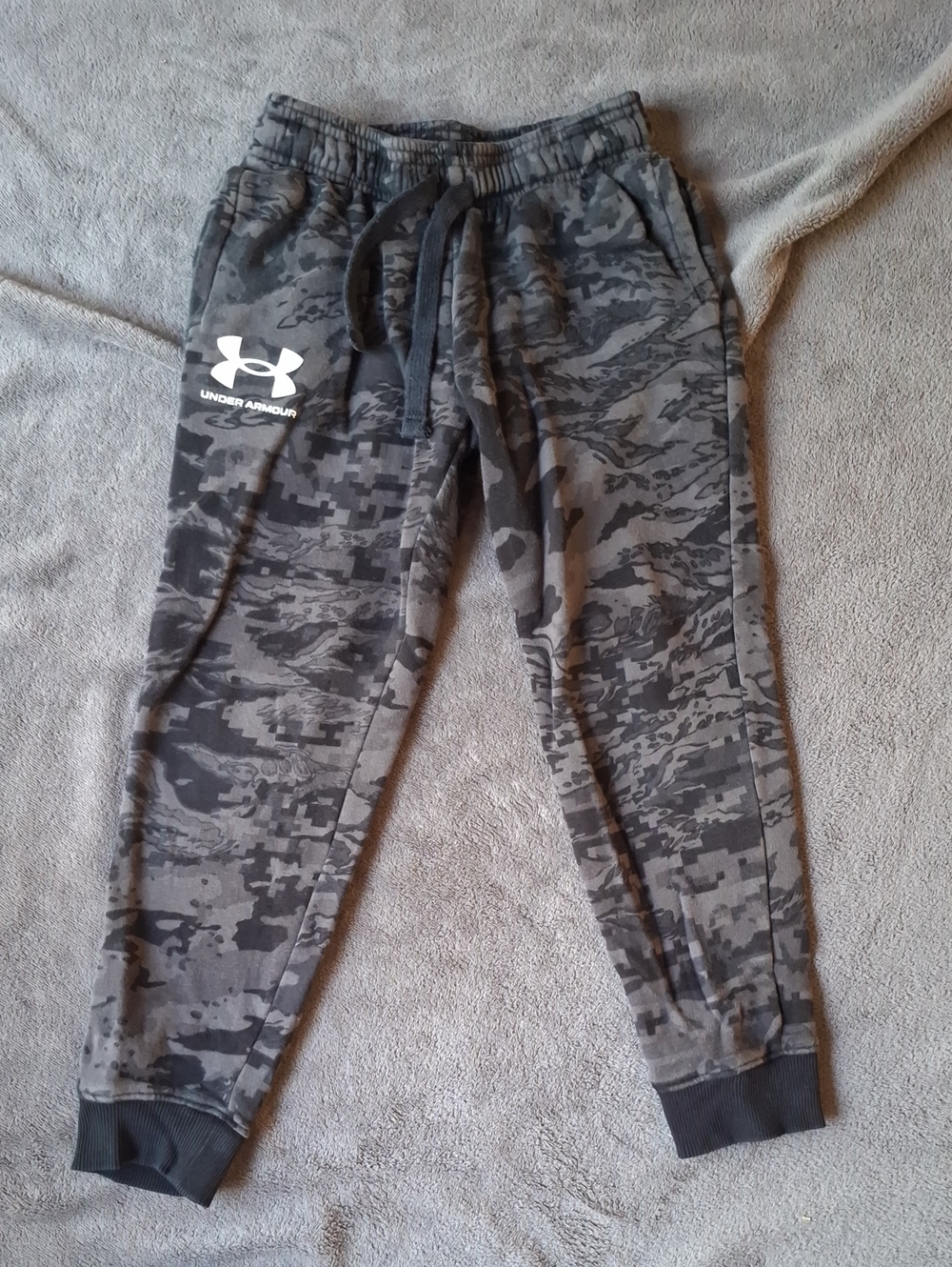 Under Armour Boys' Gray Camo Joggers with White Logo